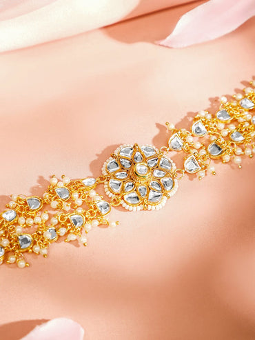 Golden Sculpture in Kundan Necklace Set Wristwear