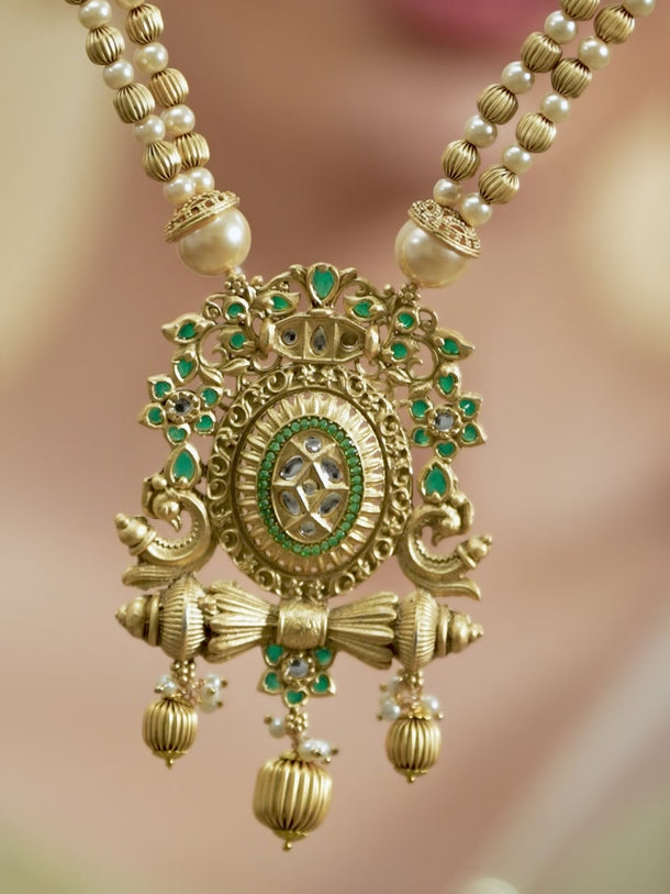Green Studded Pearl Beaded Gold Necklace Set