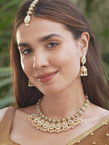 Green Enamel Kundan Necklace Set
