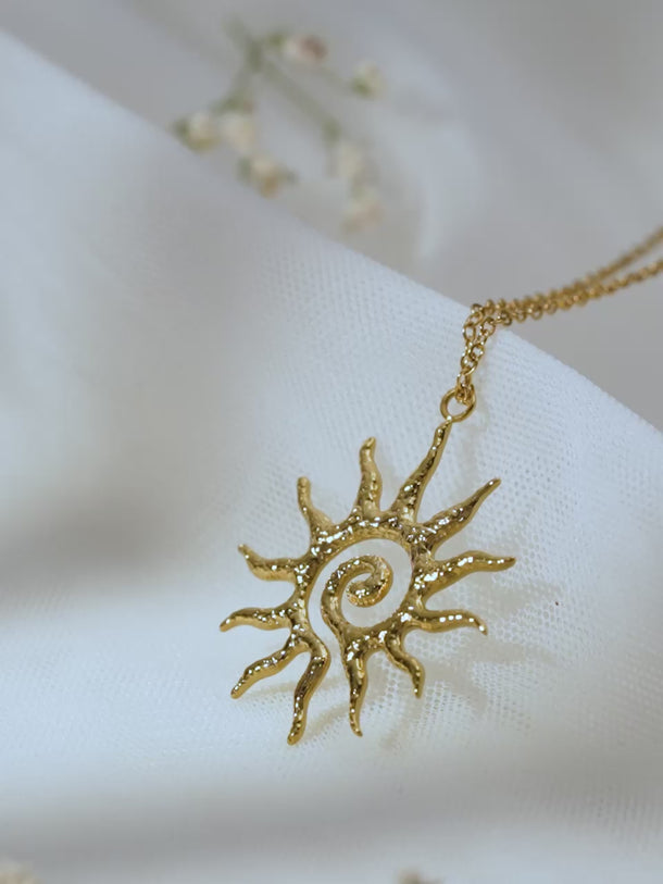 Demifine 18K Gold Plated Stainless steel Sun Charm Fine Pendant Chain Necklace