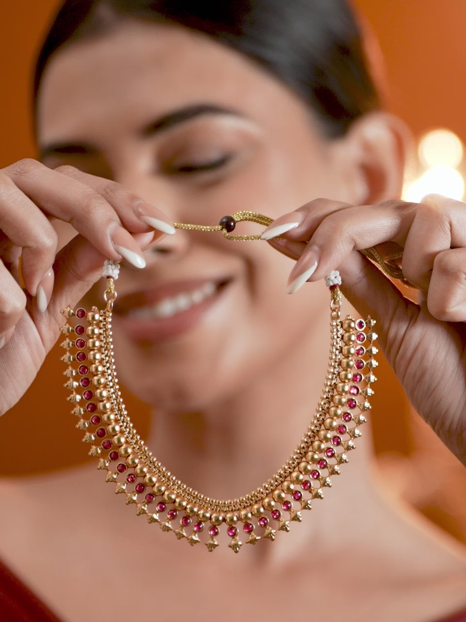 Gleaming Red Green Necklace Set