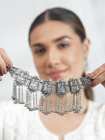 Oxidized Floral Motif Silver Necklace Set