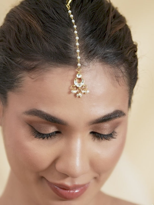 Forehead Star in Kundan Maangtikka
