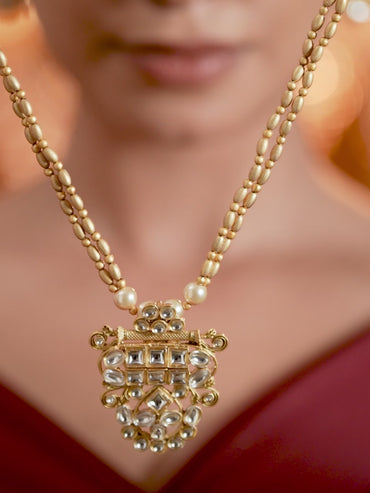Golden Silhouette in Ivory Kundan Necklace Set