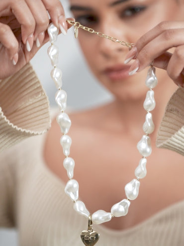 Twilight Pearls Adorn with Heart Statement Necklace