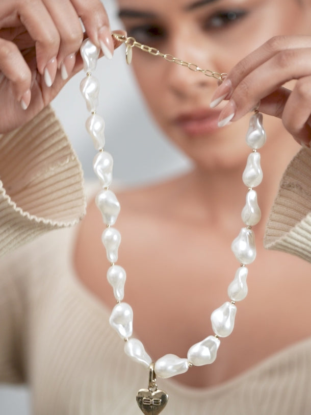 Twilight Pearls Adorn with Heart Statement Necklace