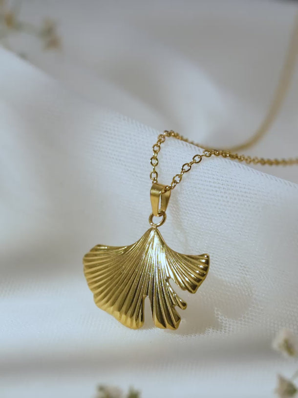 Demifine 18K Gold Plated Stainless steel Autumn Bloom Pendant Chain