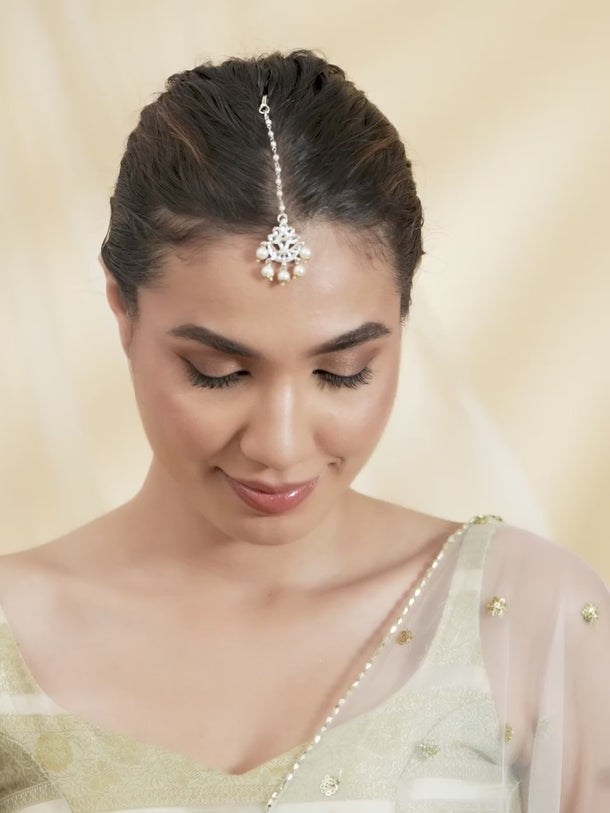 Classic Kundan Pearl Maangtika