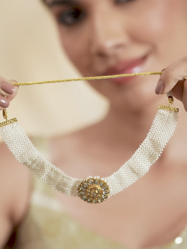 Silent Glow of Kundan Choker Set