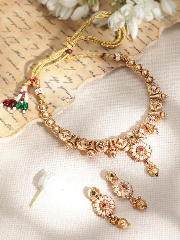 Golden Floral Design Necklace Set