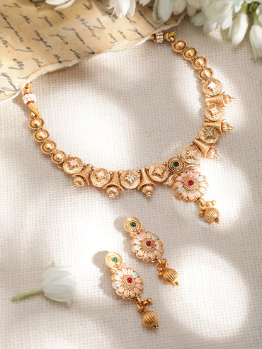 Golden Floral Design Necklace Set