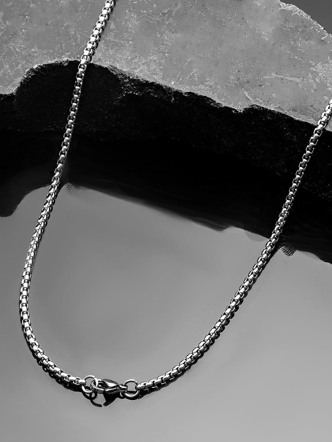 Rubans Trendy Stainless Steel Silver-Plated Sleek Design Pendant Necklace for Boys Men