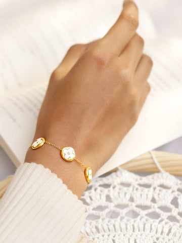 Rubans 18K Gold-Plated Stainless Steel Tarnish-Free Waterproof White Clover Charm Bracelet Wristwear