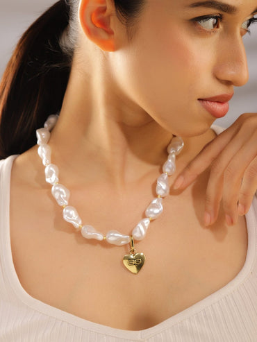 Rubans Elegant Baroque Pearl Necklace with Gold Heart Pendant Necklace and Chains