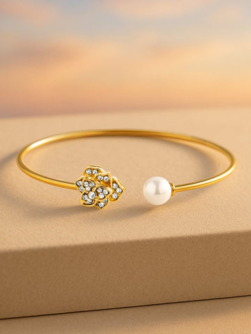 Rubans FASHION ACCESSORIES Women Gold-Toned & White Handcrafted Gold-Plated Bangle-Style Bracelet Bangles & Bracelets
