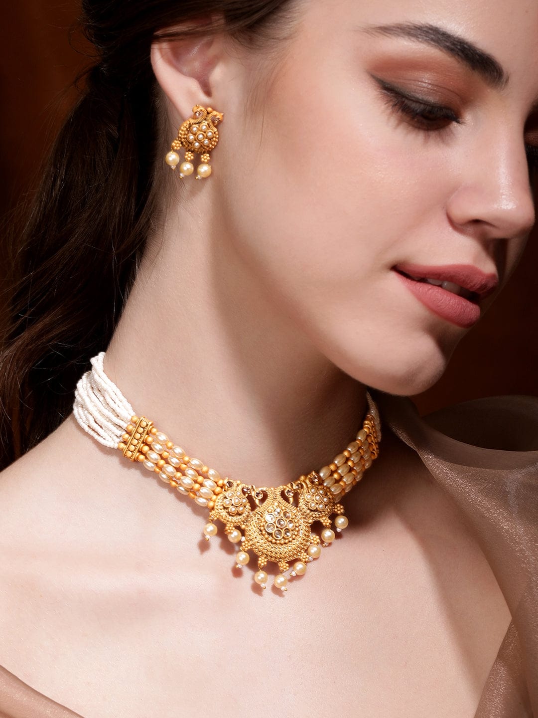 Rubans Gold-Toned Pendant with Off-White Beads Chain Choker Set Jewellery Sets