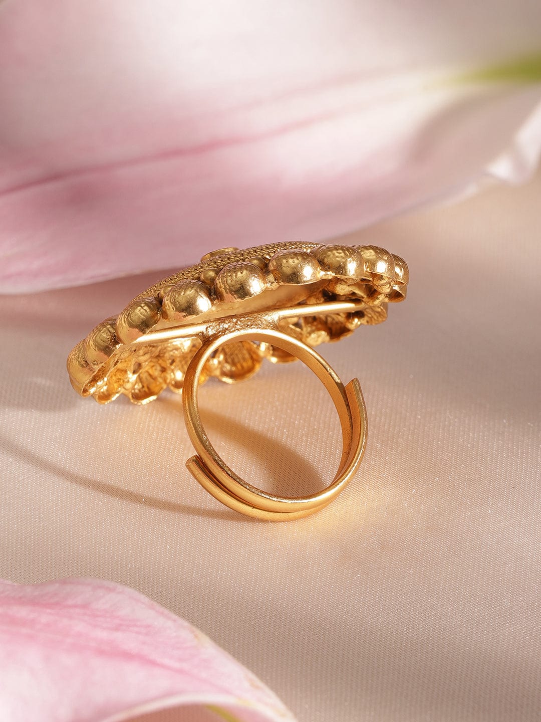 Rubans Opulent Elegance: 22K Gold-Plated Statement Rings for Timeless Style Rings