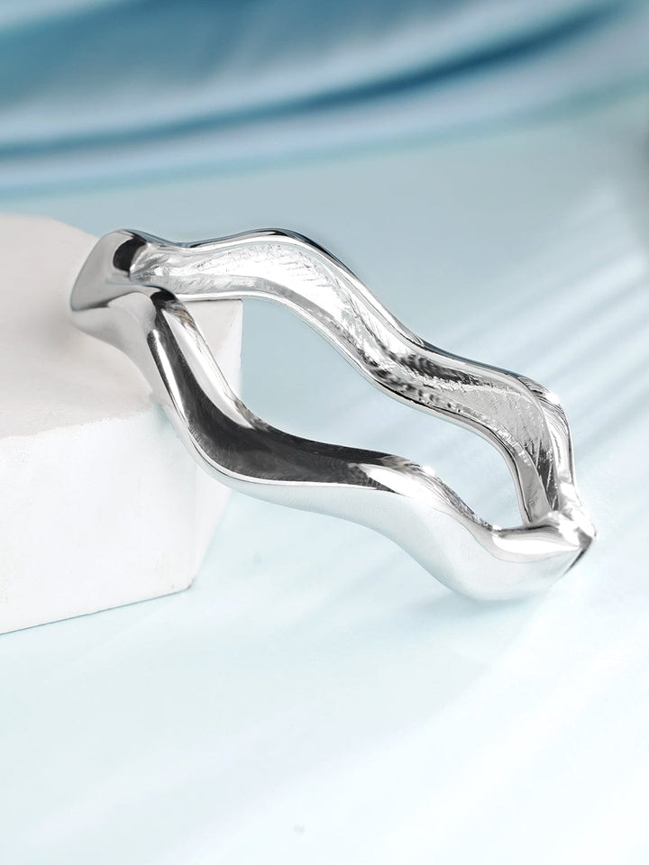 Rubans Rhodium-Plated Wavy Bangle-Style Bracelet for Modern & Elegant Statement Jewelry Wristwear