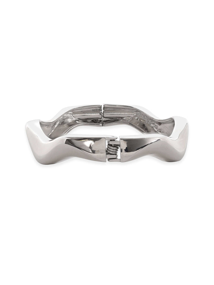 Rubans Rhodium-Plated Wavy Bangle-Style Bracelet for Modern & Elegant Statement Jewelry Wristwear