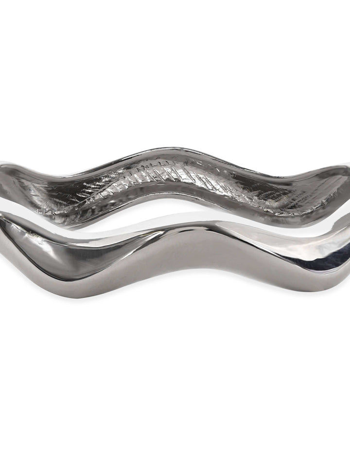 Rubans Rhodium-Plated Wavy Bangle-Style Bracelet for Modern & Elegant Statement Jewelry Wristwear