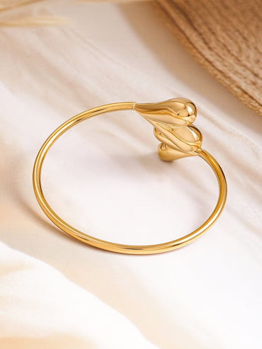 Rubans Voguish 18K Gold Plated Stainless Steel Tarnish-Free Waterproof Heart Design Open Cuff Bracelet Wristwear