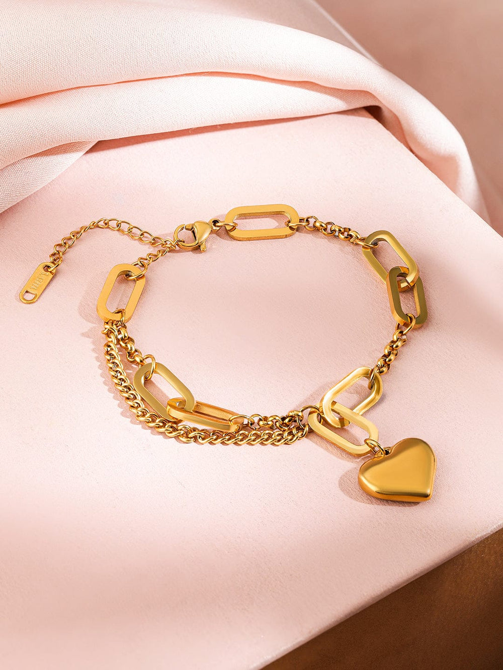 Rubans Voguish 18K Gold-Plated Stainless Steel Tarnish-Free Waterproof Heart Link Bracelet Wristwear