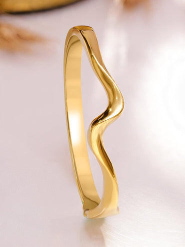 Rubans Voguish 18K Gold-Plated Stainless Steel Tarnish-Free Waterproof Wave Design Bracelet Wristwear