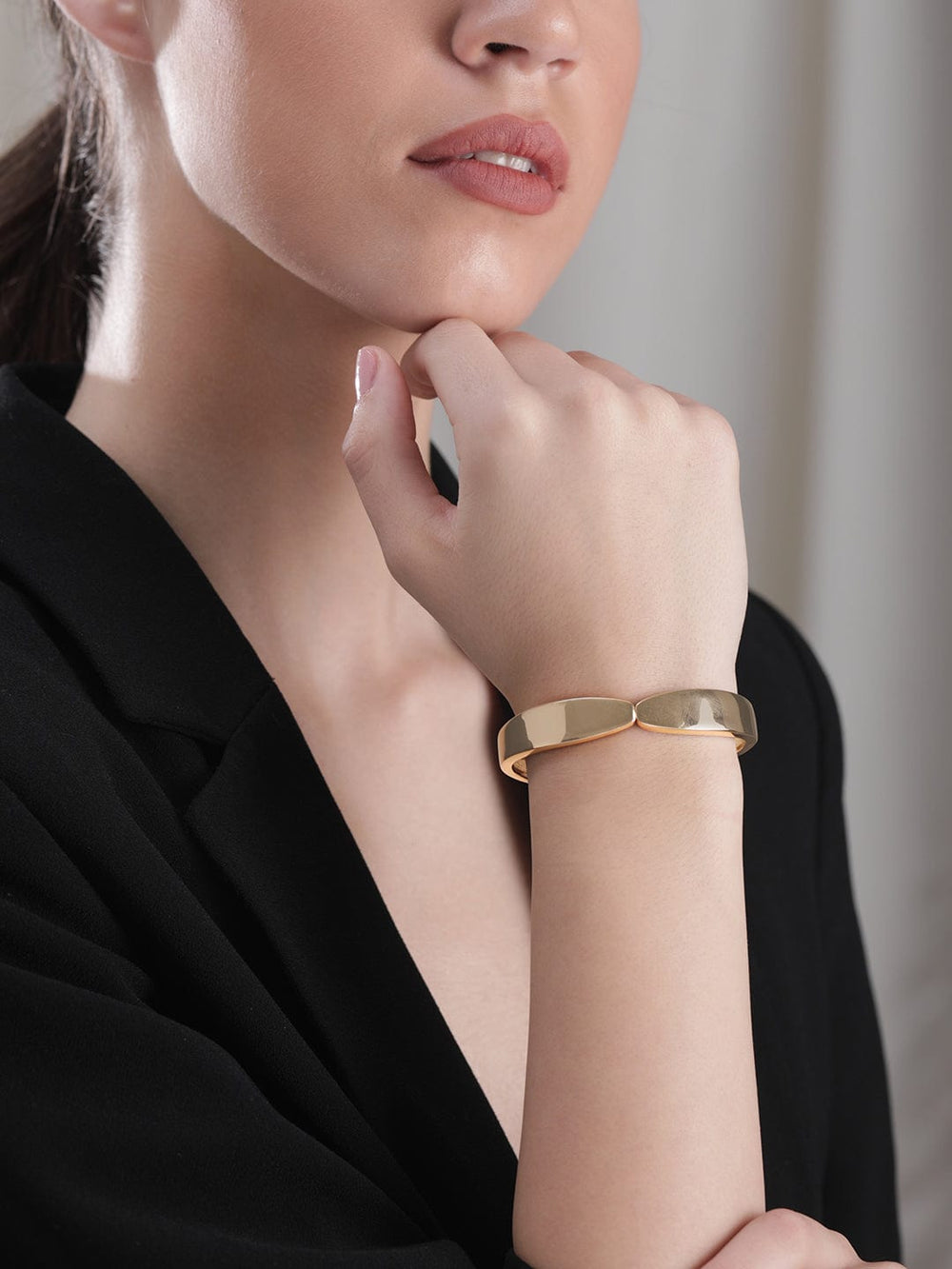 Rubans Voguish Gold plated minimal Open Bracelet Bangles & Bracelets