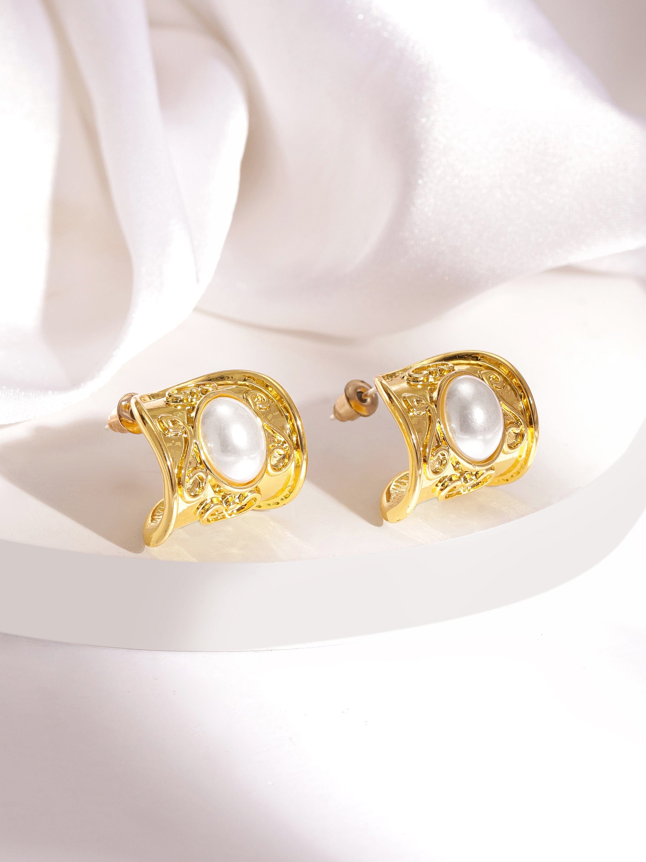 rubans voguish gold plated oval half hoop earrings earrings 35665436410030
