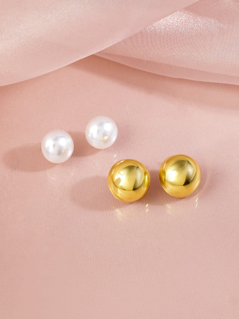 Rubans Voguish Set Of 2 Gold-Plated Circular Pearls Studs Earrings
