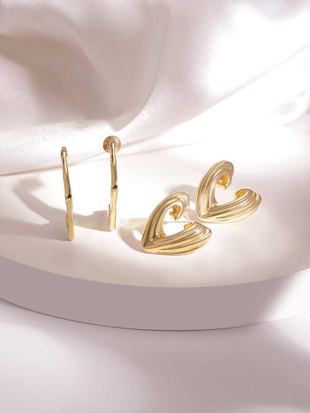 Rubans Voguish Set Of 2 Gold-Plated Heart Shaped Stud Earrings Studs Earrings