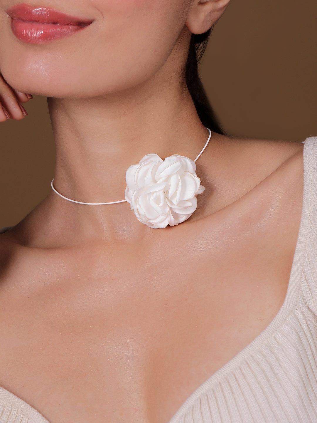 Rubans White Colored Floral Pendant Choker Necklace