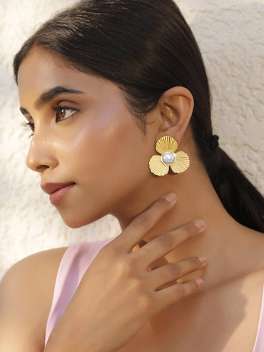 Floral Pearl Stud Earrings.