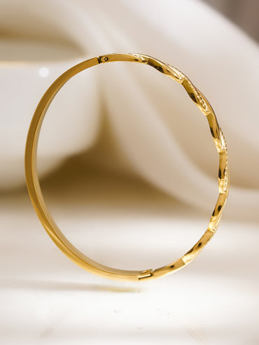 Demifine 18K Gold Plated Stainless Steel Twisted Textured Bracelet