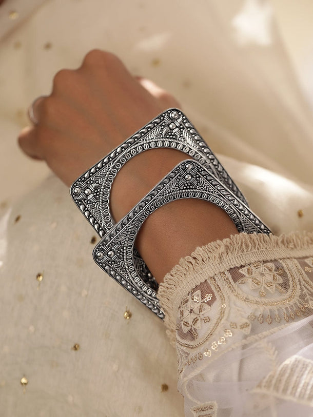 Set of 2 Square-Shaped Oxidized Silver-Plated Bangles Bangles & Bracelets