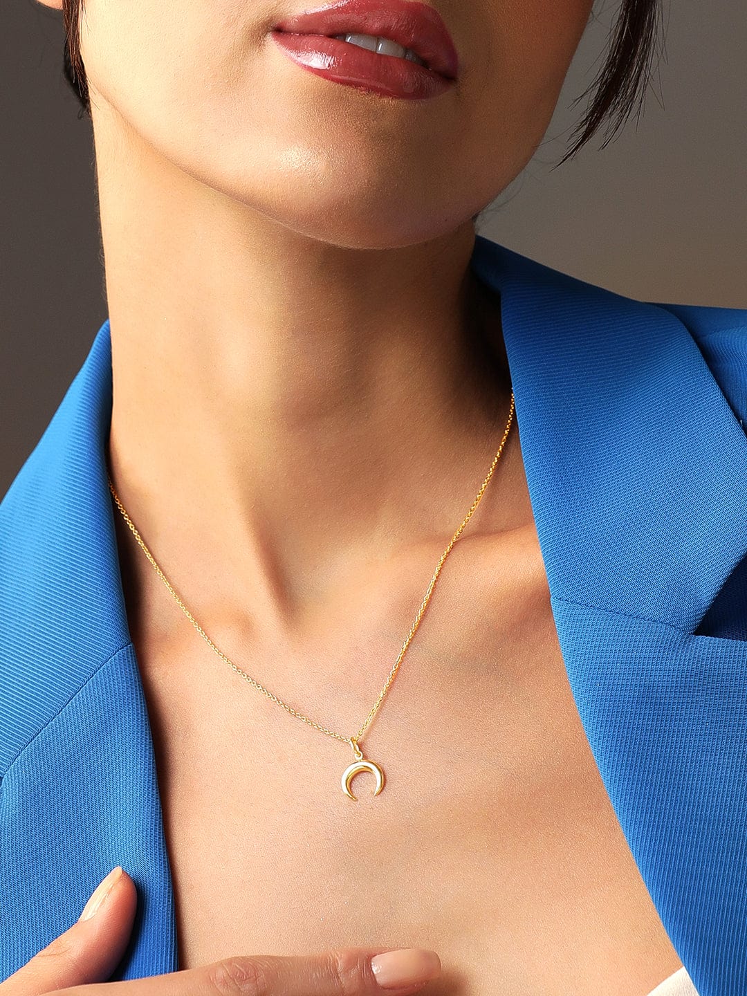 Aquamarine half moon pendant necklace silver chain for women – Kiri Kiri