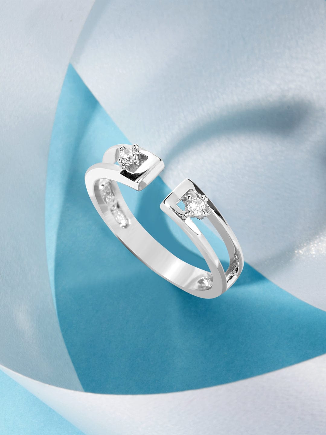 Rubans 925 Silver Enclosed Zirconia Elegant Adjustable Ring. Rings