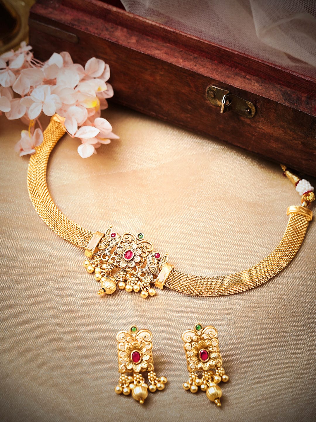 Buy Choker Necklace Online  Artificial Jewellery Set Online - Rubans