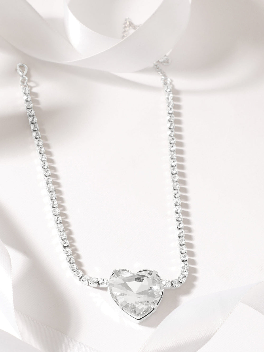 Rubans Voguish Heart Stone Neckace Chain & Necklaces